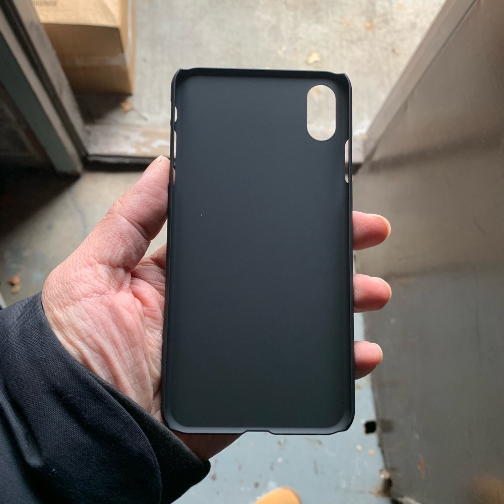 iPhone XR Scratch Resistant matte hard Case-black - Picture 4 of 4